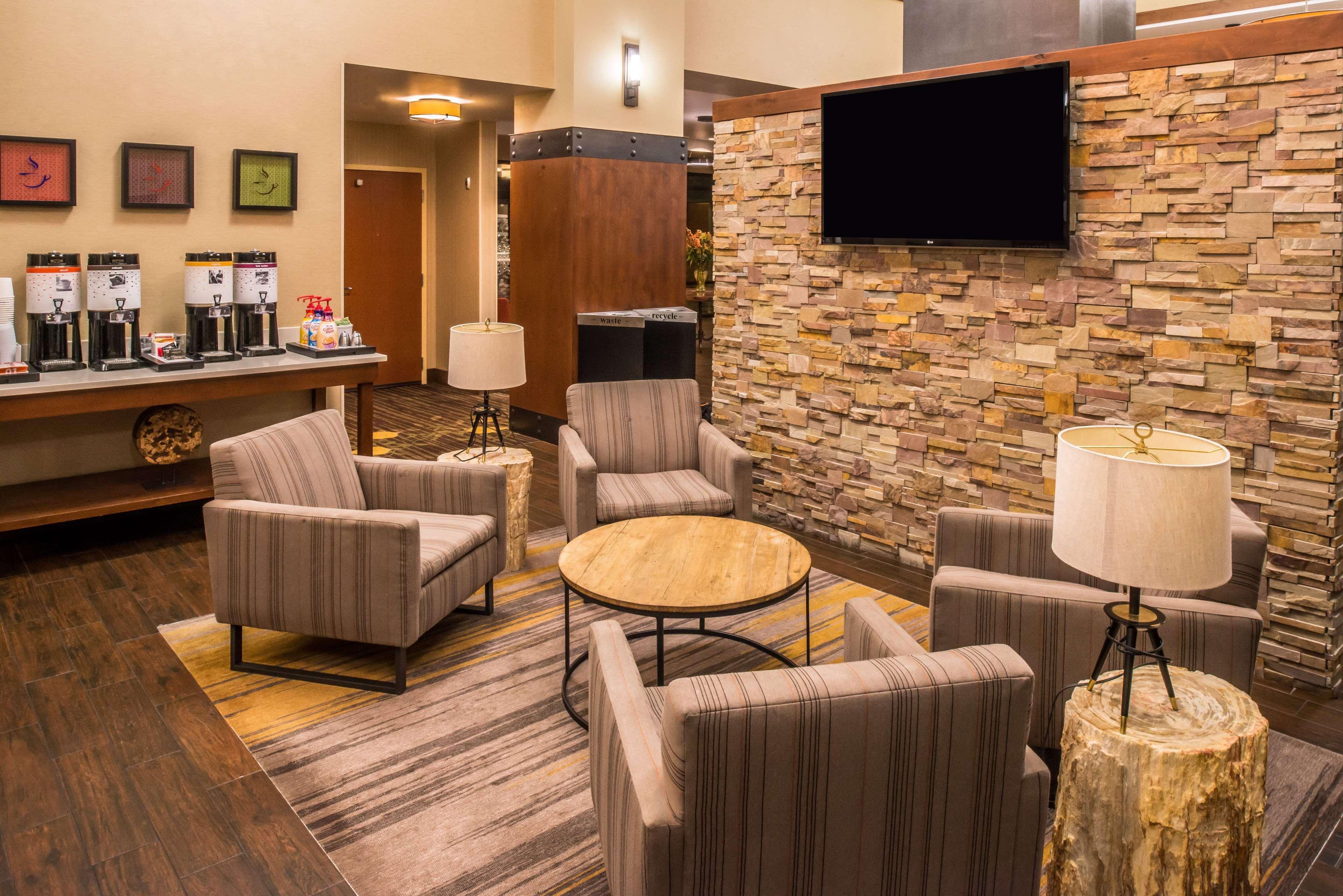 Hampton Inn & Suites Boulder North Экстерьер фото