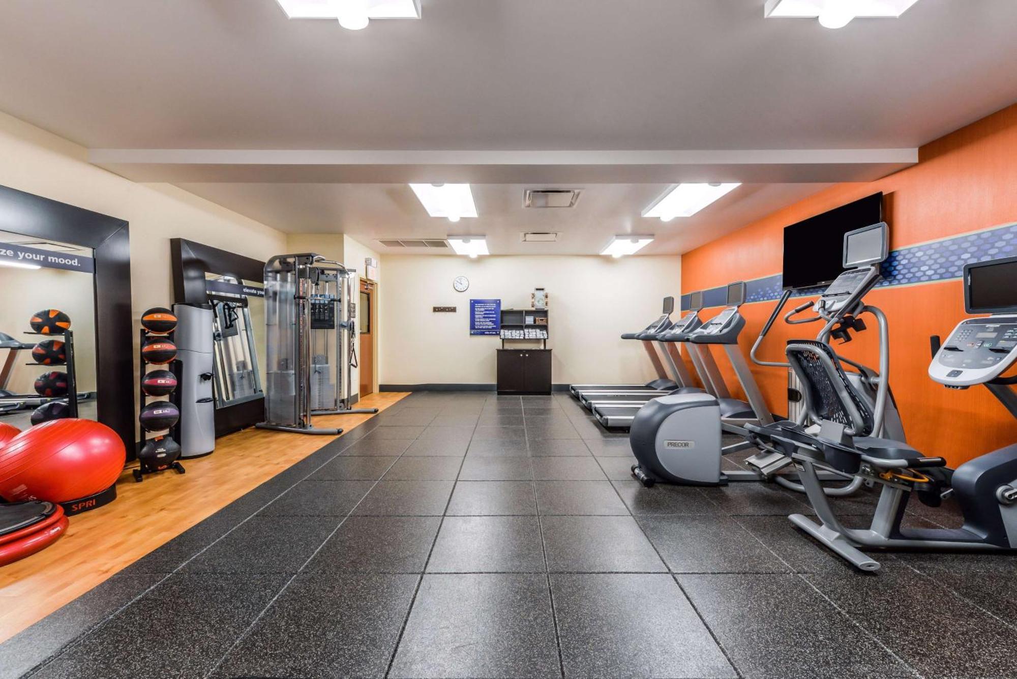 Hampton Inn & Suites Boulder North Экстерьер фото